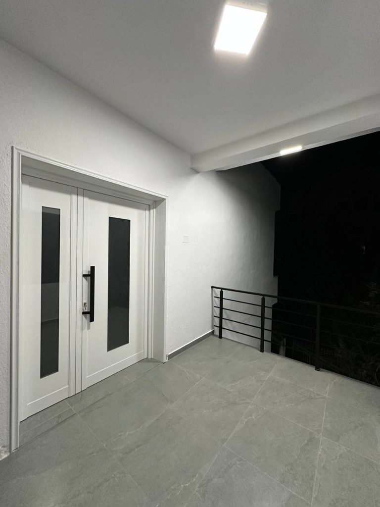 Apartmánový Dom/Minihotel 500m od pláže v časti Durres - Golem 581393747 10226041463142475 2879193785070568321 N 768x1024
