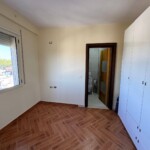 Krásny apartmán priamo pri pláži s nádherným výhľadom a dvoma garážami v časti Mali i Robit Svg+xml,%3Csvg%20xmlns%3D%22http%3A%2F%2Fwww.w3