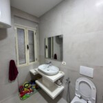 Krásny apartmán priamo pri pláži s nádherným výhľadom a dvoma garážami v časti Mali i Robit Svg+xml,%3Csvg%20xmlns%3D%22http%3A%2F%2Fwww.w3