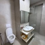 Krásny apartmán priamo pri pláži s nádherným výhľadom a dvoma garážami v časti Mali i Robit Svg+xml,%3Csvg%20xmlns%3D%22http%3A%2F%2Fwww.w3